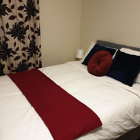 2 Bedroom Lovely Apartment In Woolwich Лондон Екстериор снимка