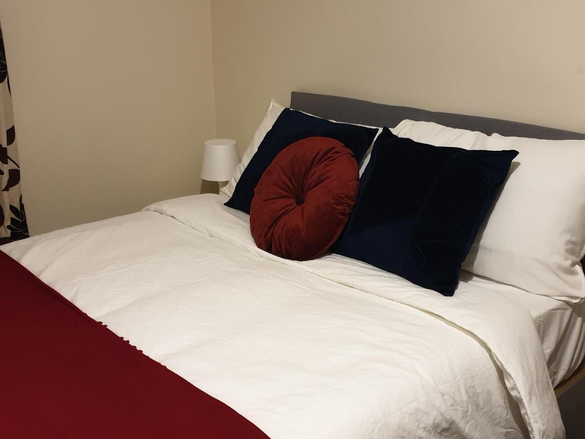 2 Bedroom Lovely Apartment In Woolwich Лондон Екстериор снимка