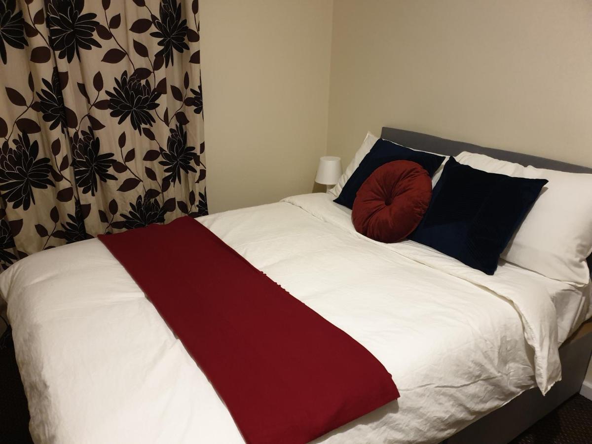 2 Bedroom Lovely Apartment In Woolwich Лондон Екстериор снимка