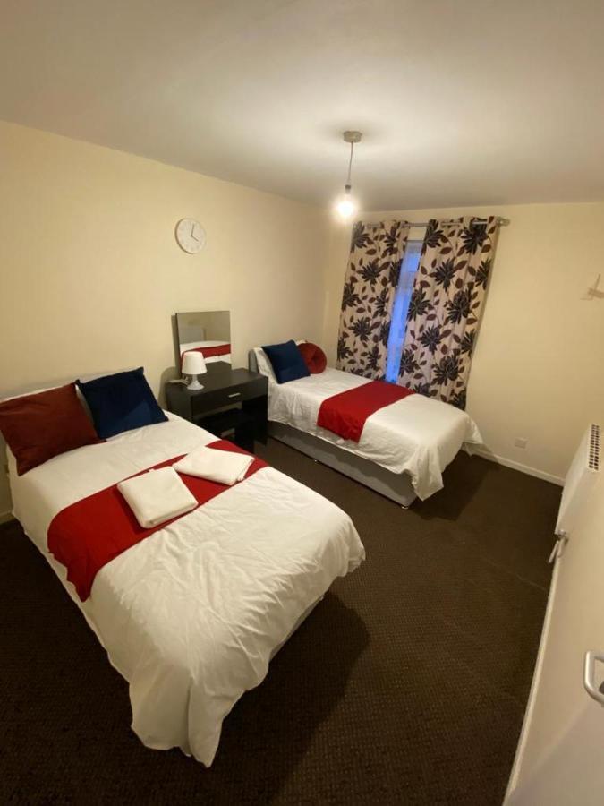2 Bedroom Lovely Apartment In Woolwich Лондон Екстериор снимка