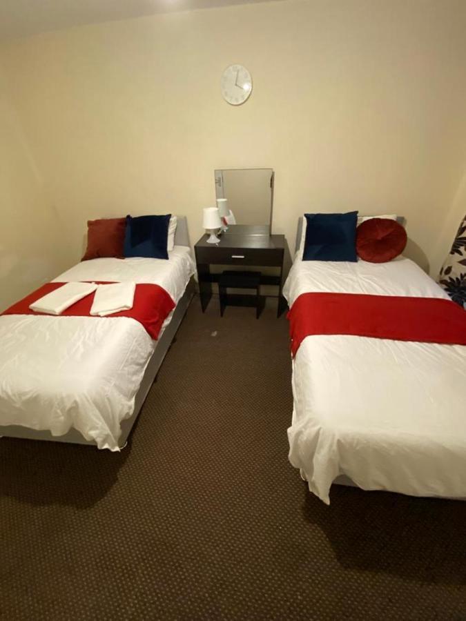2 Bedroom Lovely Apartment In Woolwich Лондон Екстериор снимка