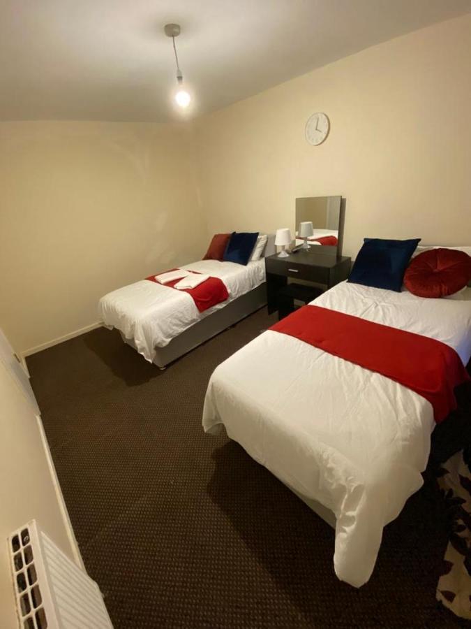 2 Bedroom Lovely Apartment In Woolwich Лондон Екстериор снимка